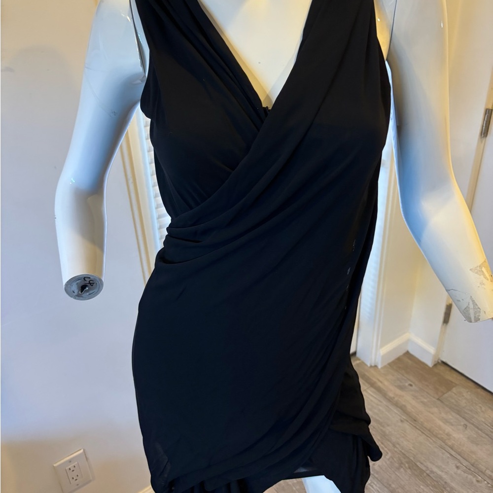 Elegant Black Sleeveless Dress